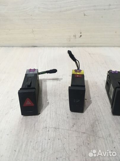 Кнопка Аварийной сигнализации Фольксваген Шаран