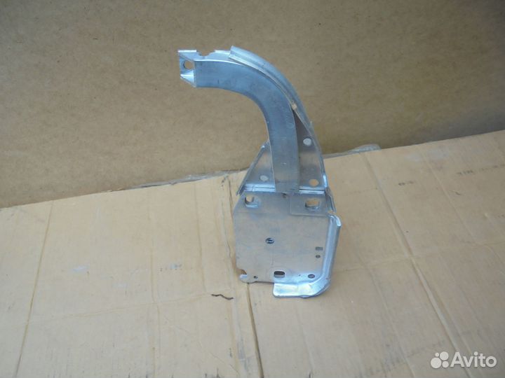 Кронштейн усилителя бампера Audi A6 C7 2010-18