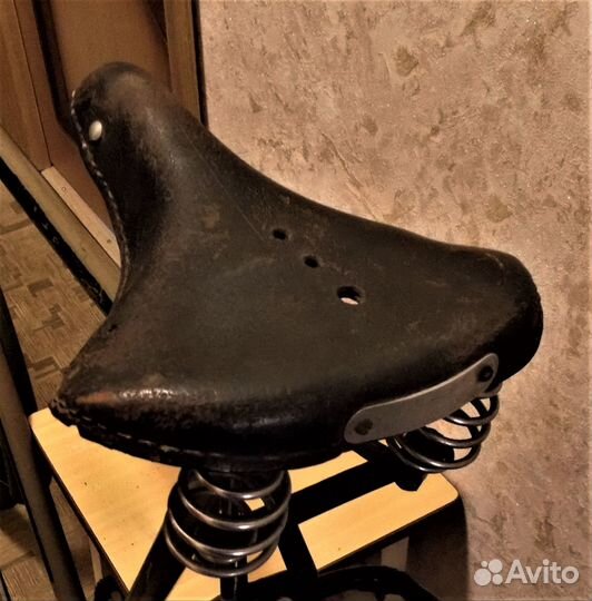 Велосипедное седло и др детали времен СССР