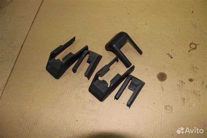 Накладка салазок сиденья Nissan Tiida C11 2007