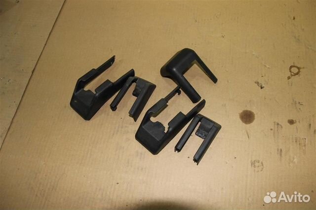 Накладка салазок сиденья Nissan Tiida C11 2007