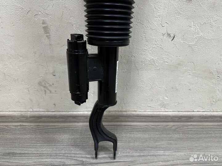 Амортизатор передний левый Mercedes S class W223