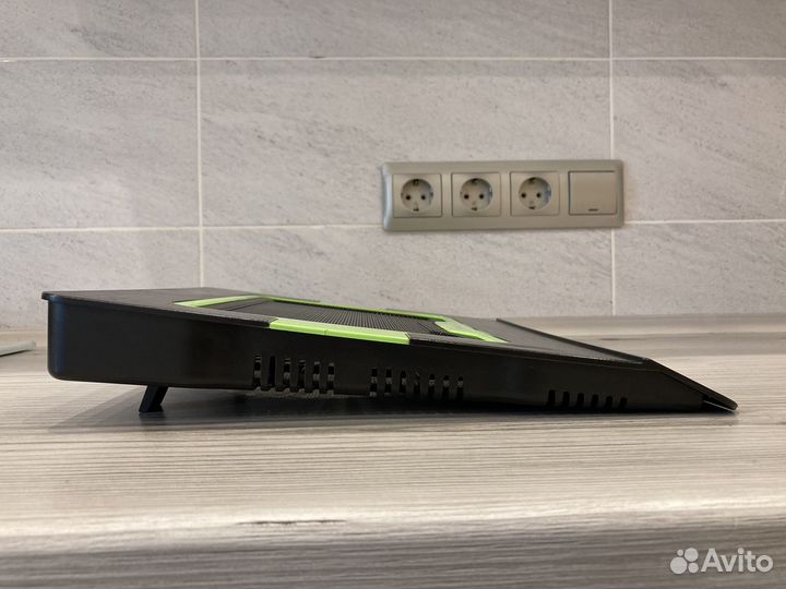 Подставка для ноутбука с вентилятором Tracer