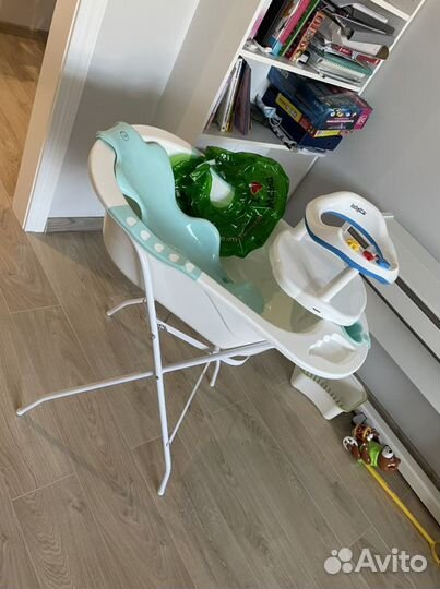 Детская ванночка с подставкой, круг и стульчик для