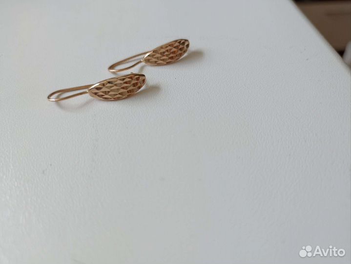 Золотые серьги