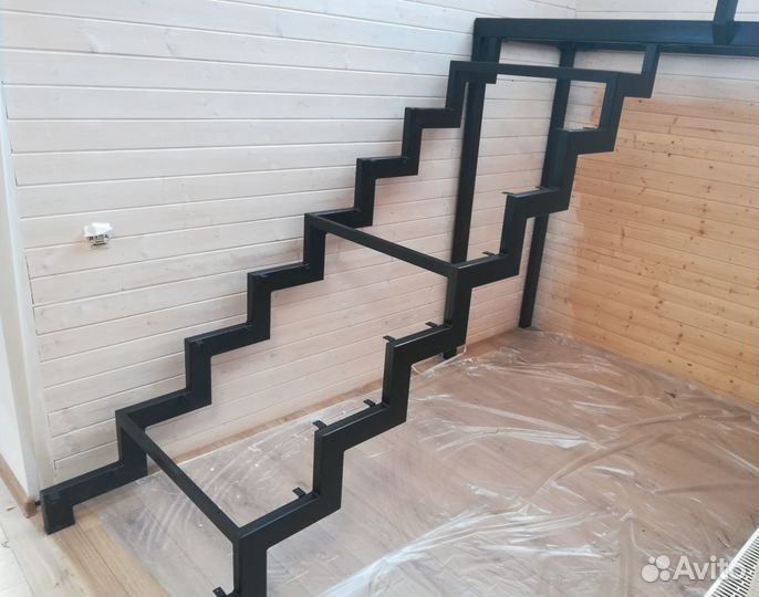 Металлокаркас Лестницы под Обшивку на Второй Этаж