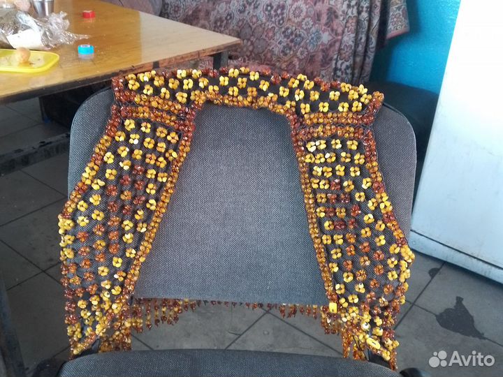 Жилетка из янтаря