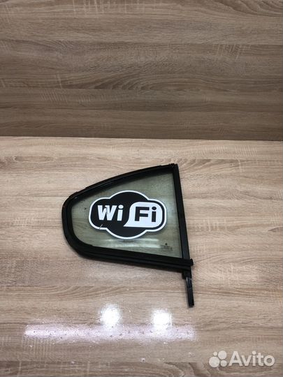 Форточка задней правой двери Шкода Октавия A5