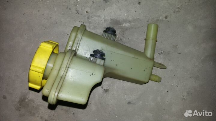 Форд фьюжен бачок гура