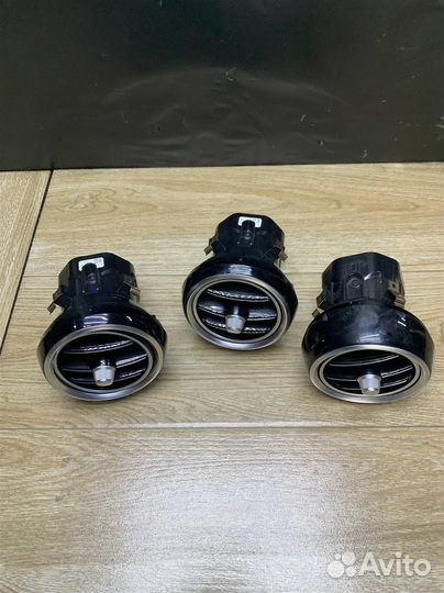 Дефлектор воздушный Mercedes W205