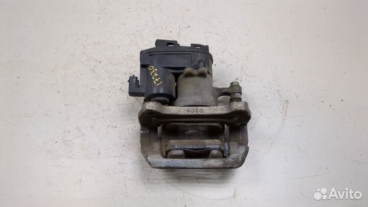 Суппорт левый задний Chevrolet Traverse