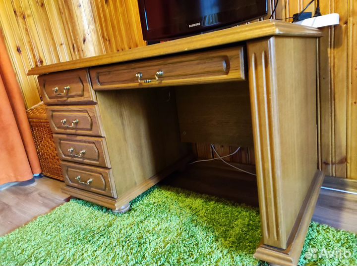 Стол письменный