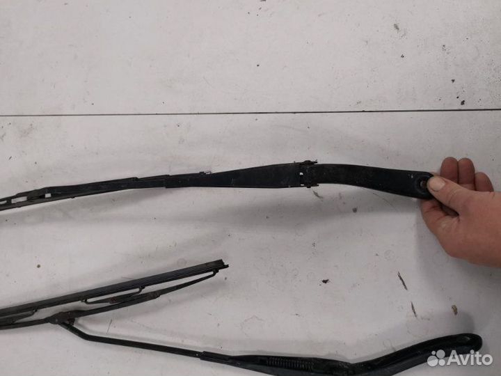 Дворник лобового стекла передний правый Renault