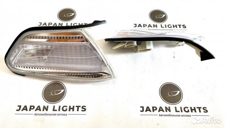 Поворотники светлые передние Toyota Mark 2 JZX100