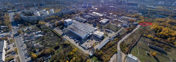 Отдельно стоящее здание с землей, 667.2 м²