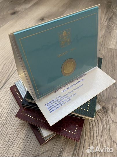 Памятные монеты Ватикан