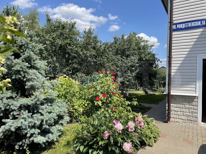 Коттедж 263 м² на участке 12 сот.