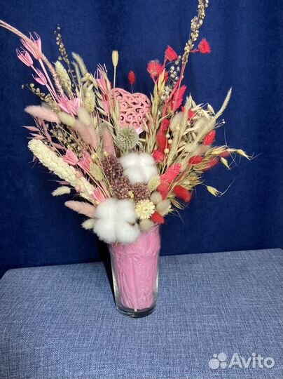 Букет из сухоцветов в вазе
