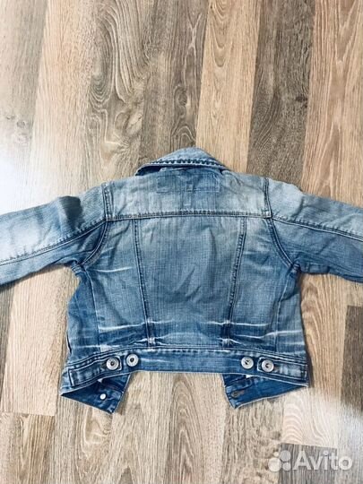 Куртка джинсовая