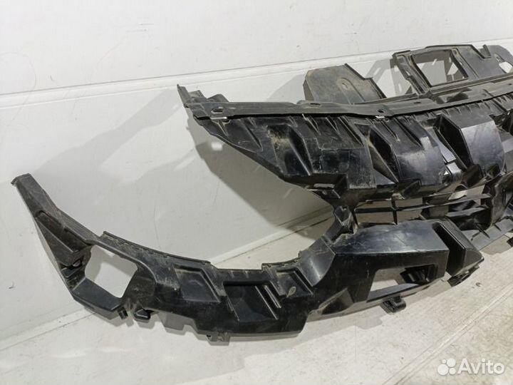 Усилитель бампера передний Renault Fluence