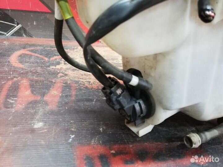 Бачок омывателя лобового стекла Mazda Mazda 3 BM 2