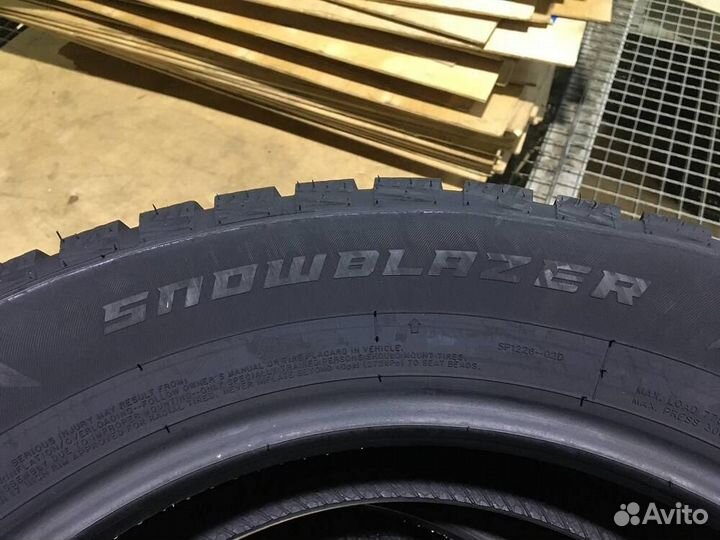 Windforce Snowblazer 215/70 R16 100T
