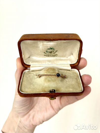 Брошь золото 56 проба сапфир в футляре Морозов
