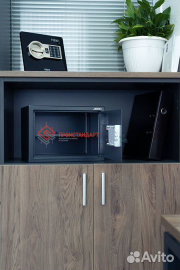 Сейф металлический