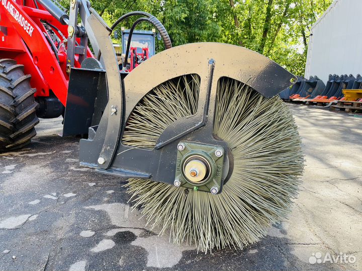 Щетка 1800 мм для погрузчика Polar Badger WL35