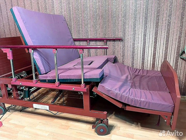 Медицинская кровать для лежачих больных функционал
