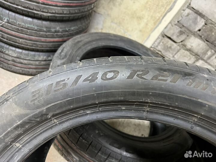 Pirelli P Zero PZ4 315/40 R21