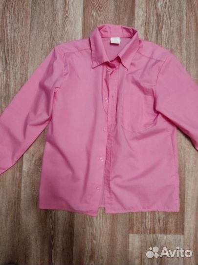 Рубашки для мальчика школьная и джинсовая