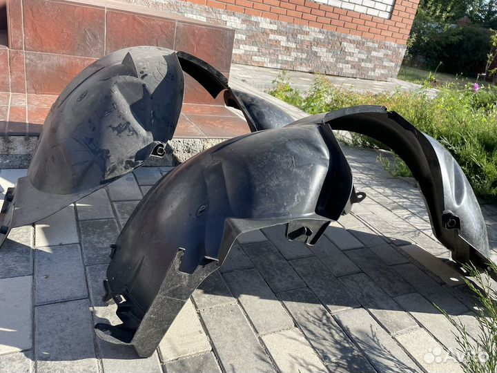 Локеры передние (подкрылки) на Лада Ларгус