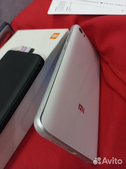Смартфон Xiaomi Mi 5 3/64
