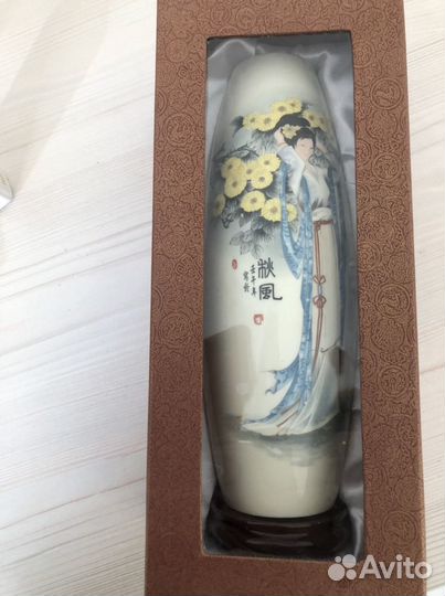 Ваза для цветов фарфоровая