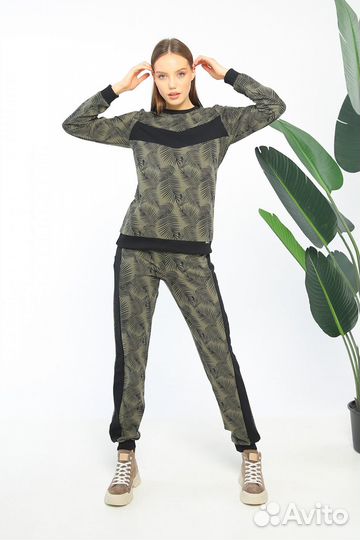 Спортивный костюм женский 48р новый