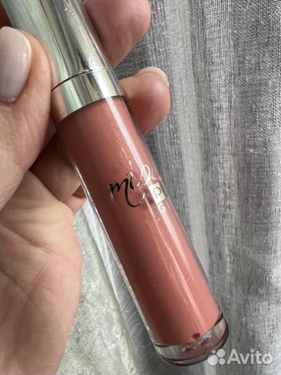 Блеск и карандаш для губ Pupa за все цена