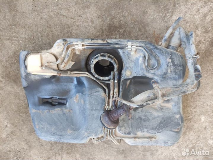 Бак топливный Nissan Primera P10