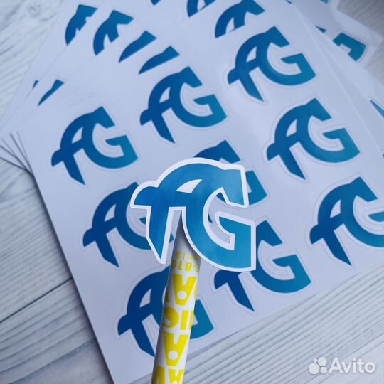 Печать наклеек, стикеров с плоттерной резкой