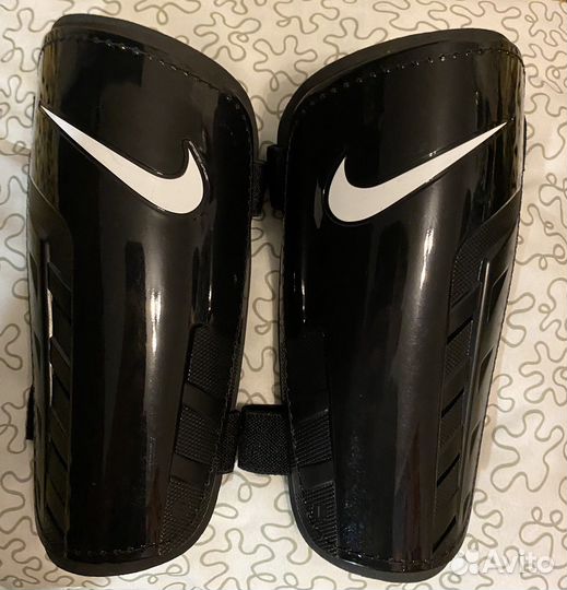 Щитки футбольные Nike Tiempo Park Guard