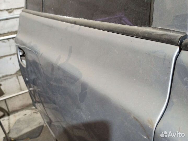 Дверь задняя правая серебристая Хундай Акцент