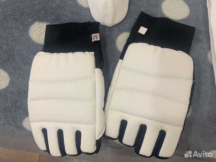 Перчатки для единоборств