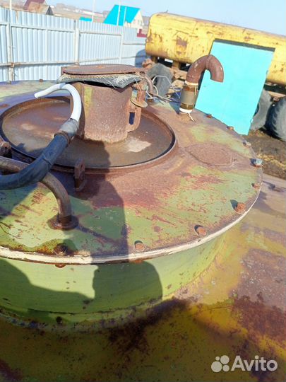 Емкость для воды металлическая бу