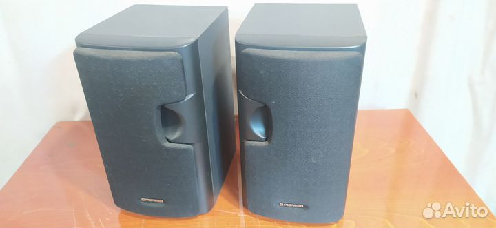 Полочная акустика