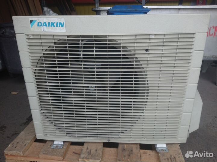 Наружный блок кондиционера Daikin R35DV1