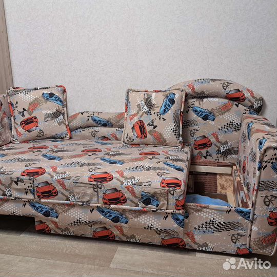 Диван кровать детская с мягким бортом с подушками