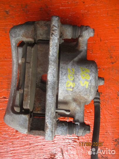 Суппорт тормозной передний правый honda prelude BB5/6/7/8