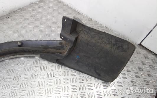 Молдинг крыла заднего правого nissan navara D22 (9