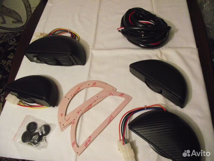 Кнопки стеклоподъемников дверей автомобиля