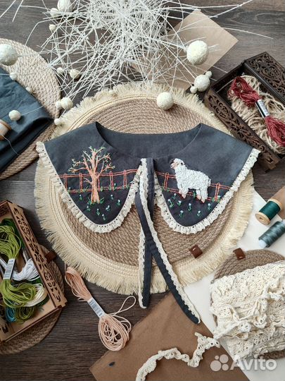 Воротничок с вышивкой